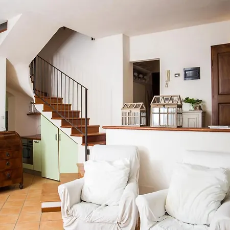 La Tinaia - Courtyard House With Private Garden * Gattico