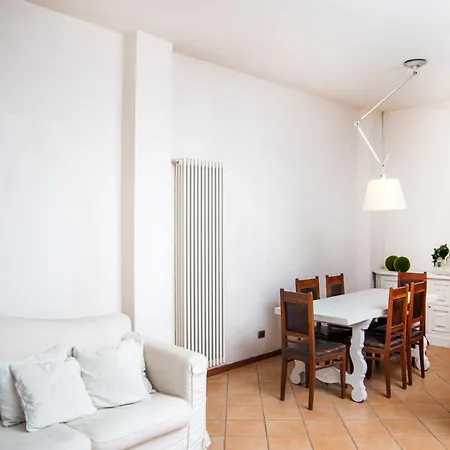 La Tinaia - Courtyard House With Private Garden